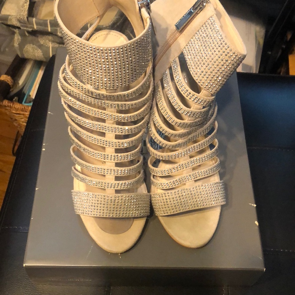 Very cute high heel shoe